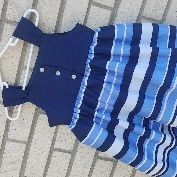 Blue/White dress - Picture 7 of 9